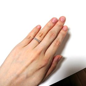 【銀座ダイヤモンドシライシの口コミ】 ハーフエタニティは他のものにくらべて強度が心配でした。
ダイヤモンドシ…