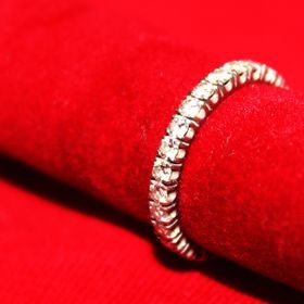 【カルティエ(Cartier)の口コミ】 ぐるりと一周したダイヤがどの角度から見てもキラキラと光ってとても綺麗…