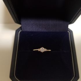 【銀座ダイヤモンドシライシの口コミ】 土台は自分の手に合うデザインを彼と一緒にひとつひとつじっくり選びまし…