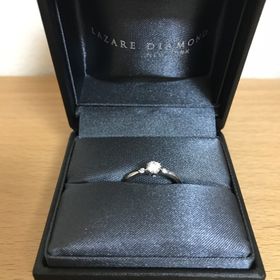 【ラザール ダイヤモンド【取扱店販売】の口コミ】 ダイヤモンドの美しさ。初めて見た時から輝きが他と違い、自分も彼も惹か…