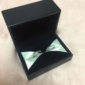 【エクセルコダイヤモンド(EXELCO DIAMOND)の口コミ】 晩婚だった為、結婚指輪に対する憧れが強く、ずっとエタニティリングを結…