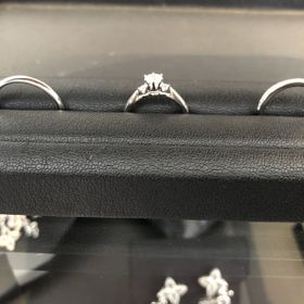【エクセルコダイヤモンド(EXELCO DIAMOND)の口コミ】 結婚指輪と婚約指輪を購入。夫用は、シンプルなプラチナのもので、太めの…