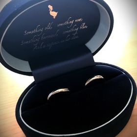 【Something Blue(サムシングブルー)の口コミ】 結婚指輪は縦の幅がちっちゃいそうなので幅が広い結婚指輪を探したら、決…