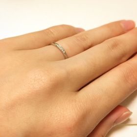 【LUCIE(ルシエ)の口コミ】 俄の婚約指輪が気に入り、その指輪に合う重ね付けできる結婚指輪を探して…