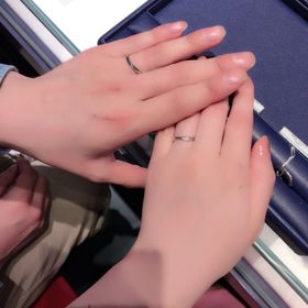 【銀座ダイヤモンドシライシの口コミ】 婚約指輪と重ね付けできるような、シンプルな物を探していました。おすす…