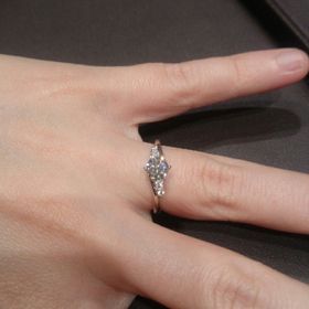 【ケイウノ ブライダル(K.UNO BRIDAL)の口コミ】 複数のお店で指輪を見ましたが、決まった指輪の土台のデザインからダイヤ…
