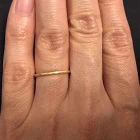 【AHKAH(アーカー)の口コミ】 手が小さく指が細めで、太い指輪が似合わないので、なるべく細くて華奢な…