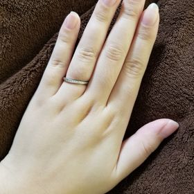 【アイプリモ(I-PRIMO)の口コミ】 女性用は華やかに(石がいっぱいでキラキラ)、男性用はシンプルに(石は無し…