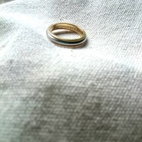 【ティファニー(Tiffany & Co.)の口コミ】 最初はピングゴールドの指輪が可愛いなと思っていたのですが、やっぱり丈…