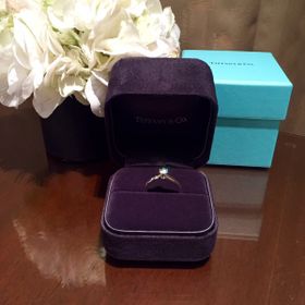 【ティファニー(Tiffany & Co.)の口コミ】 ダイヤによって値段が様々なので、素人では見た目の違いがわからないけれ…