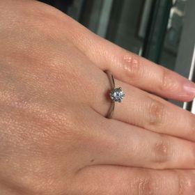 【アイプリモ(I-PRIMO)の口コミ】 個人的な好みがシンプルなものであり、婚約指輪でもあるためシンプルなデ…