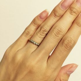 【ENUOVE(イノーヴェ)の口コミ】 マット加工のされたゴールドであったこととダイヤがついているけれども控…