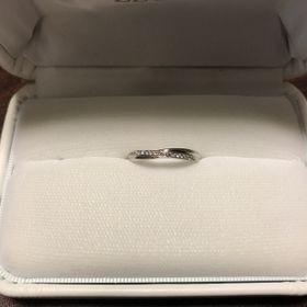 【LEGAN(レガン)の口コミ】 ピンクダイヤモンドを入れることができ、デザインも気に入り、自分の指に…