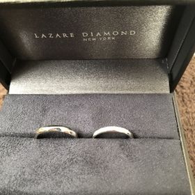 【ラザール ダイヤモンド(LAZARE DIAMOND)の口コミ】 ストーレトタイプとウェーブタイプを試着したが、ストーレトの方がしっく…