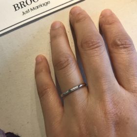 【TASAKI(タサキ)の口コミ】 こちらの指輪は細めが多く、つけても違和感がなく楽だった。またダイヤも…
