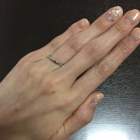【宝寿堂(ほうじゅどう)の口コミ】 婚約指輪に引き続き購入しました！セットリングにもなり、シンプルかつサ…