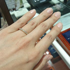 【RosettE(ロゼット)の口コミ】 クラシックなデザインでプラチナとゴールドのツートンカラー、ダイヤも沢…