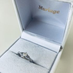 【Mariage ent(マリアージュエント)の口コミ】 プロポーズの際、主人がダイヤだけ先に選んでくれていて、仮止めのリング…