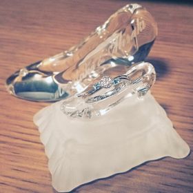 【J.C.BAR(ジェーシーバール)の口コミ】 昨年の10月頃に頂きました。上から見るとダイヤから薄い水色のブルーダイ…