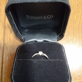 【ティファニー(Tiffany & Co.)の口コミ】 デザインの可愛さと、ダイヤモンドのキラキラに惹かれました。結婚指輪の…