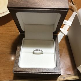 【Ponte Vecchio(ポンテヴェキオ)の口コミ】 ハーフエタニティが欲しくていろいろなブランドを見てまわりました。
同じ…