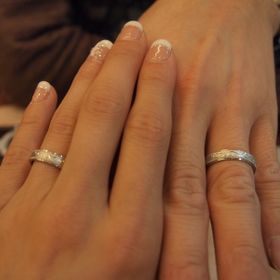 【ケイウノ ブライダル(K.UNO BRIDAL)の口コミ】 決めての一番はデザインでした。風に舞う葉の優しいイメージがとても綺麗…