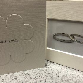 【JEWELRY  KAMATA(ジュエリーかまた)の口コミ】 他にはないデザイン。
彼がゴツゴツした感じのデザインが気に入って、他の…