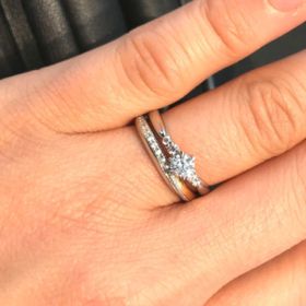 【エクセルコダイヤモンド(EXELCO DIAMOND)の口コミ】 大きめのダイヤモンドに特殊なカッティングをしているので光り方が非常に…