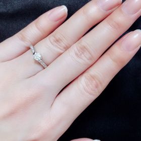 【銀座ダイヤモンドシライシの口コミ】 好みのデザインであったことと、こちらの婚約指輪とセットリングに出来る…