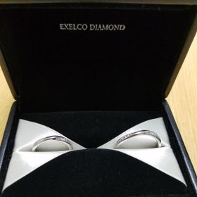 【エクセルコダイヤモンド(EXELCO DIAMOND)の口コミ】 ほどよい数と大きさのメレダイヤが、美しく輝くよう二連に施された上品な…
