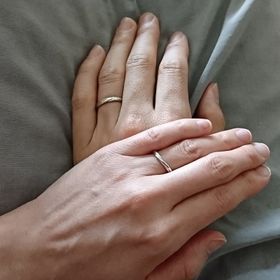 【銀座ダイヤモンドシライシの口コミ】 ウェーブの入ってない王道の結婚指輪や角ばったデザイン、ダイヤモンド入…