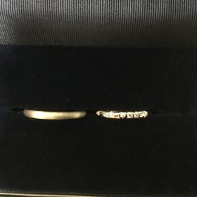 【銀座ダイヤモンドシライシの口コミ】 つや消し加工の指輪をさがしていました。
何種類か見せていただき、当方ゆ…