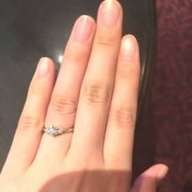 【ケイウノ ブライダル(K.UNO BRIDAL)の口コミ】 他のブランドの指輪に比べて内側がゆったりとした造りなのか指の入りがス…