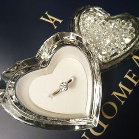 【ヴァンドーム青山(VENDOME AOYAMA)の口コミ】 婚約指輪といってもどんな指輪が良いのか、自分でもよく分かっておらず、…