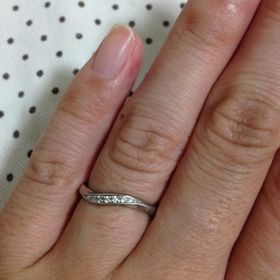 【4℃ BRIDAL(ヨンドシーブライダル)の口コミ】 ハイブランドのもの、国内ブランドものも両方を試着しました。
婚約指輪を…