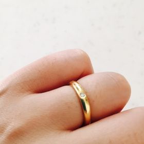 【ティファニー(Tiffany & Co.)の口コミ】 日本で一般的な定番リングはシルバーですが、私自身海外風のゴールドリン…