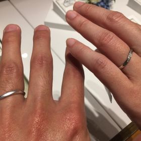 【銀座ダイヤモンドシライシの口コミ】 柔らかなウェーブラインとキラキラしたメレダイヤがとってもきれいで、見…