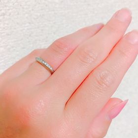 【4℃ BRIDAL(ヨンドシーブライダル)の口コミ】 たまたま行ったそごうで目にしたカタログで一目惚れをした指輪でした。絶…
