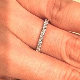 【A・D・A(エー・ディー・エー)の口コミ】 フルエタニティリングかハーフエタニティリングかで迷ったのですが、自分…