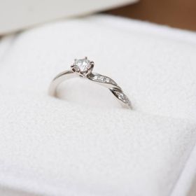 【LUCIE(ルシエ)の口コミ】 デザイナーさんと話しながら、私の名前が素敵ですねと言ってくださり、そ…