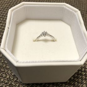 【4℃ BRIDAL(ヨンドシーブライダル)の口コミ】 人気ブランドだったので、訪問したら種類も多くシンプルな細身が多かった…