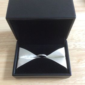 【エクセルコダイヤモンド(EXELCO DIAMOND)の口コミ】 指が美しく見えるシルエットで、シルバーのものを探していました。下準備…