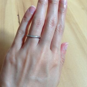 【4℃ BRIDAL(ヨンドシーブライダル)の口コミ】 毎日着けていても飽きないようなシンプルなデザインが気に入りました。簡…