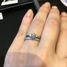 【ケイウノ ブライダル(K.UNO BRIDAL)の口コミ】 ケイウノさんはオーダーメイドでも有名ですが、色んな種類の指輪があり、
…