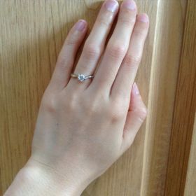 【4℃ BRIDAL(ヨンドシーブライダル)の口コミ】 ジュエリーには疎かったので、百貨店に入っているお店なら間違いないと思…