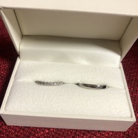 【RosettE(ロゼット)の口コミ】 ゼクシィで見てデザインで一目惚れし、即買いでした。ペアの指輪が相手好…