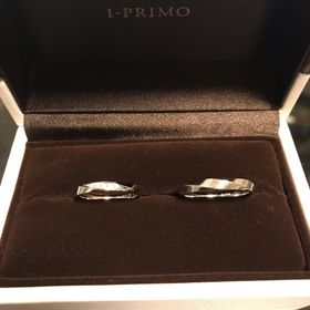 【アイプリモ(I-PRIMO)の口コミ】 デザインが派手すぎずシンプルすぎずに丁度良く輝きもあり良かったから。
…