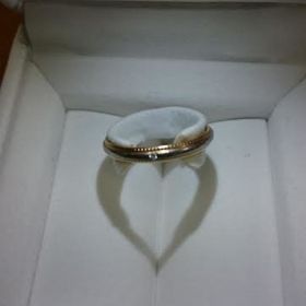 【STAR JEWELRY(スタージュエリー)の口コミ】 ダイヤがシンプルで、目立ちすぎず、でもさびしくないポイントになってい…