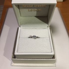 【LEGAN(レガン)の口コミ】 最初は婚約指輪の方は買わないつもりでお店へ行きましたが店長さんから
絶…