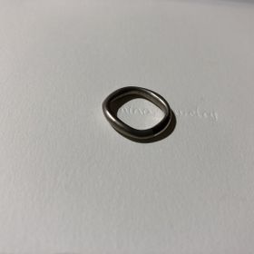 【mina.jewelry(ミナジュエリー)の口コミ】 いびつな形でコロンとした指輪をイメージしていたので、そのイメージをそ…